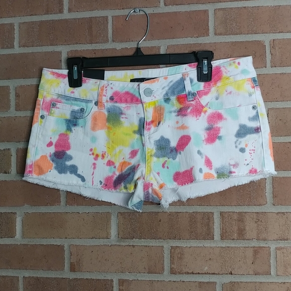 Formula | Colorful Paint Splattered White Shorts - Picture 2 of 4